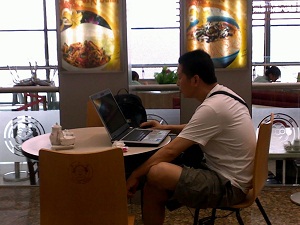 減速機(jī)供應(yīng)商考察旅途中的何總